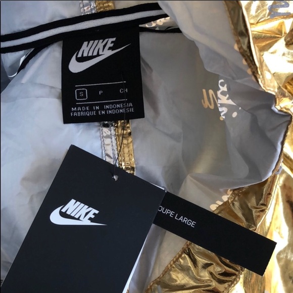 NWT Nike Metallic Logo Windbreaker - Picture 7 of 7